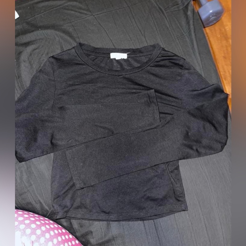 Long sleeve crop top